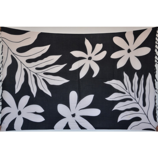 Sarong with big leafs print in black & white color for the beach and pool