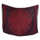 Svart mandala-sarong med rött mönster – elegant strandaccessoar
